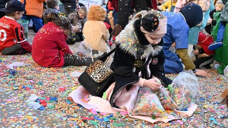 Maskenbasteln für Kinder 1/3 «zünftig  150 Jahre Zunft Heini von Uri» | © Patricia Indergand